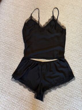 Victoria’s  SecretSilk-Feel Black Lace Trim Cami & Short Sleep Set. Med. New